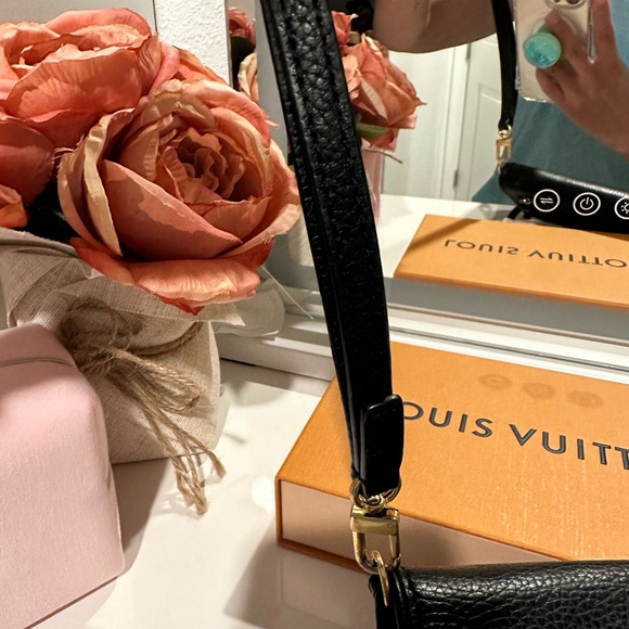 Tory Burch wallet - Picture 2 of 4